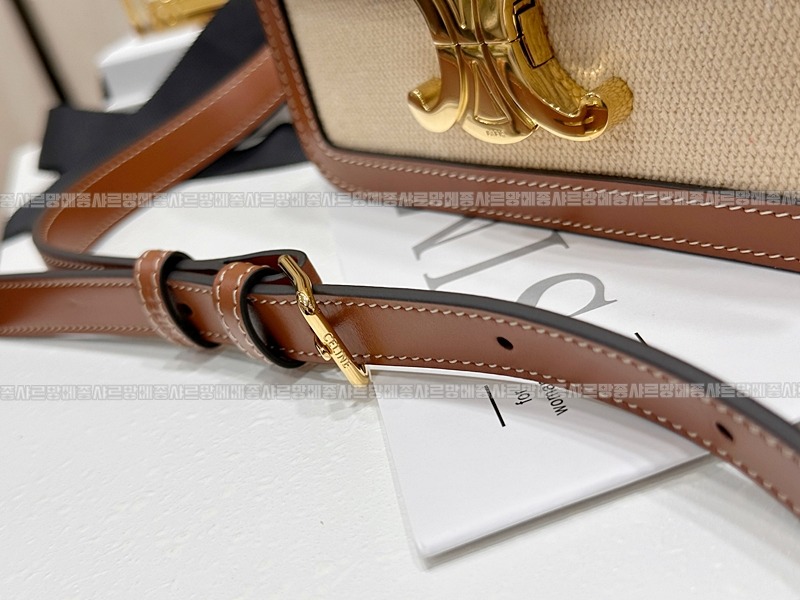 셀린느틴트리옹프숄더백  20260309-151451-014루.jpg