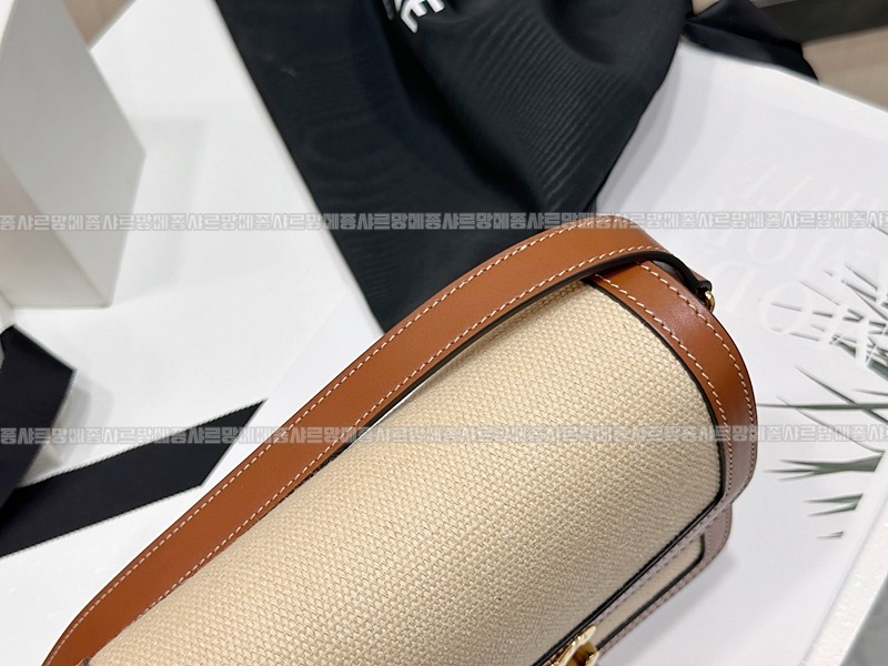 셀린느틴트리옹프숄더백  20260309-151451-015루.jpg