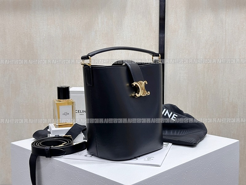 셀린느루이즈버킷숄더백미디움  20260309-154219-002루.jpg