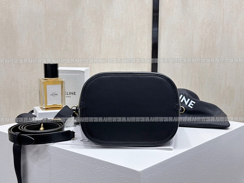 셀린느루이즈버킷숄더백미디움  20260309-154220-009루.jpg