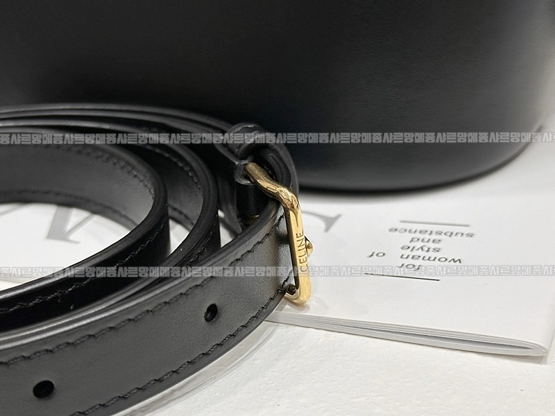 셀린느루이즈버킷숄더백미디움  20260309-154221-014루.jpg