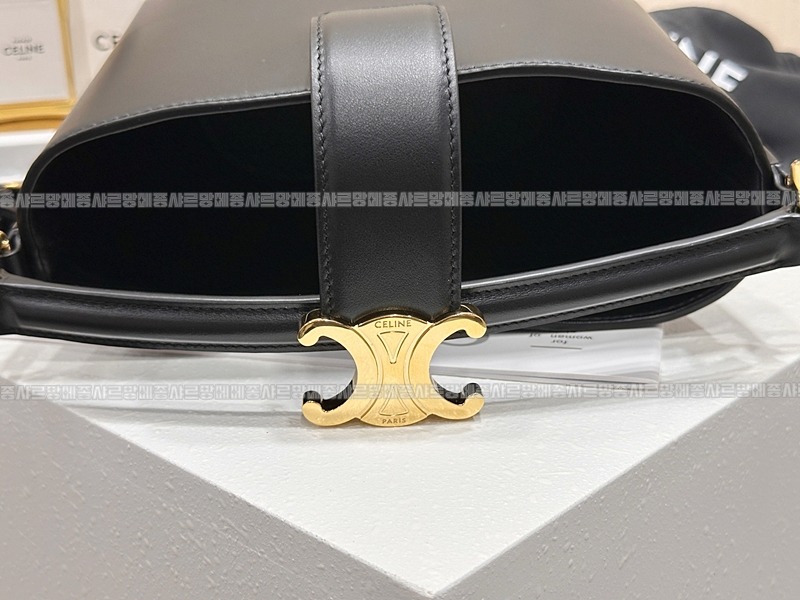 셀린느루이즈버킷숄더백미디움  20260309-154221-015루.jpg