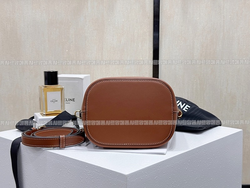 셀린느루이즈버킷숄더백미디움  20260309-154641-009루.jpg