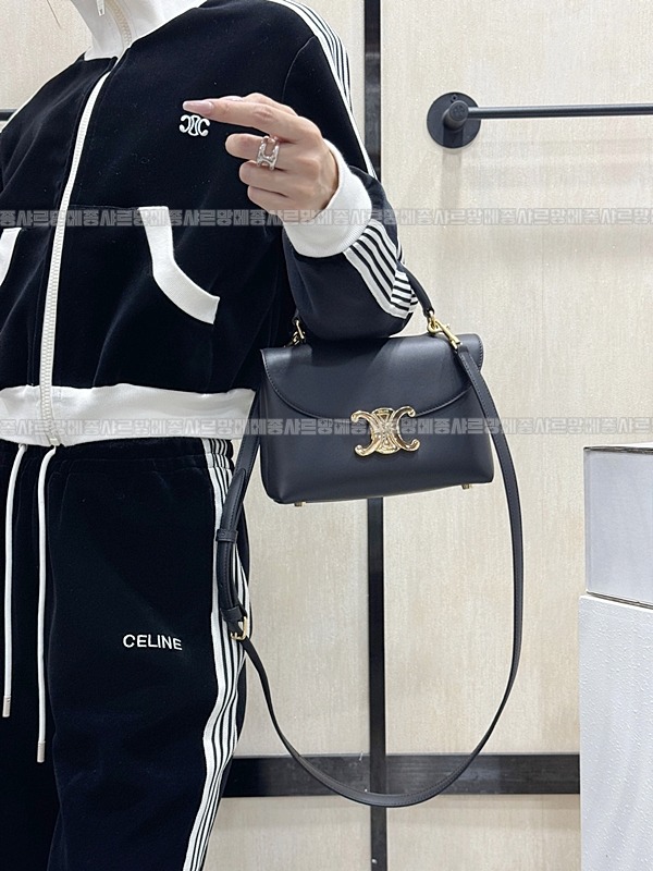 셀린느틴니노백  20260309-155634-018루.jpg