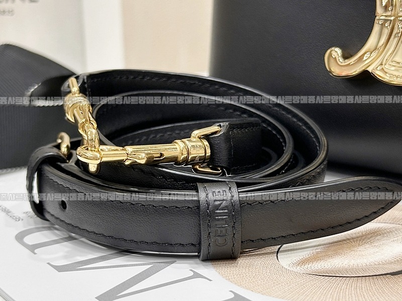 셀린느틴니노백  20260309-155632-009루.jpg