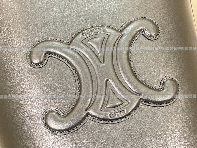 셀린느버킷퀴르트리옹프백스몰  20260310-100510-005루.jpg