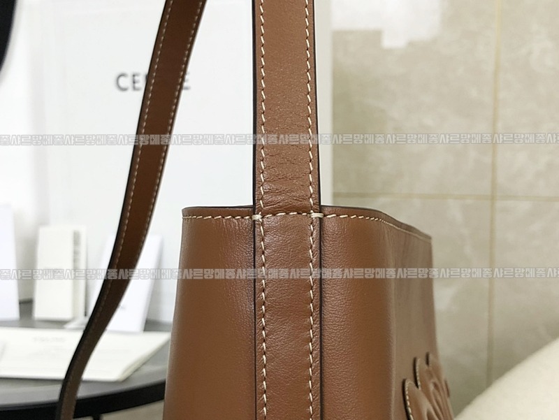 셀린느버킷퀴르트리옹프백스몰  20260310-100822-011루.jpg