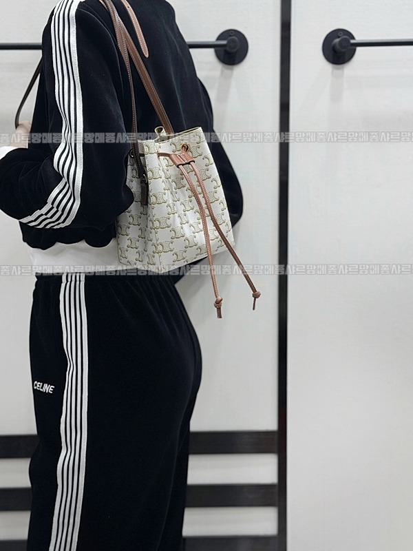 셀린느마이크로세일러트리옹프  20260310-101616-022루.jpg