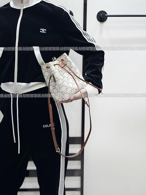 셀린느마이크로세일러트리옹프  20260310-101616-021루.jpg