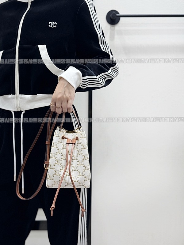 셀린느마이크로세일러트리옹프  20260310-101616-020루.jpg