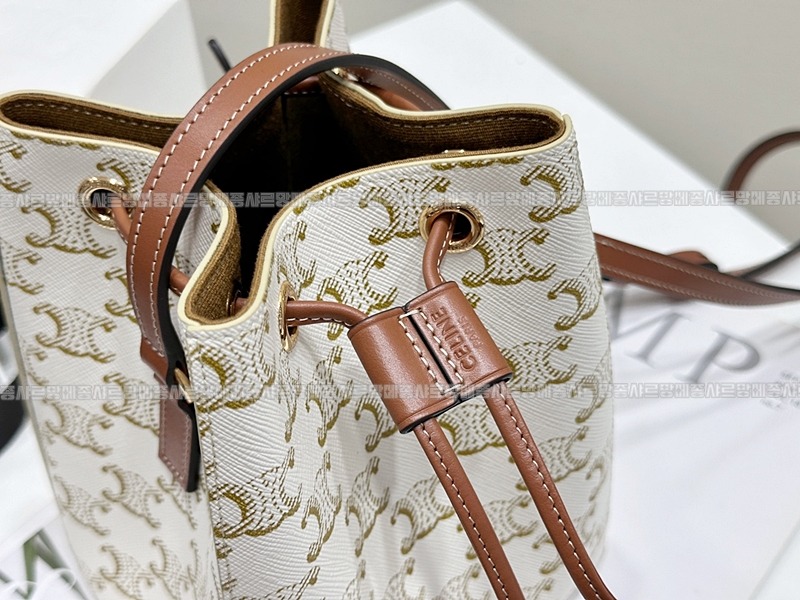 셀린느마이크로세일러트리옹프  20260310-101614-011루.jpg