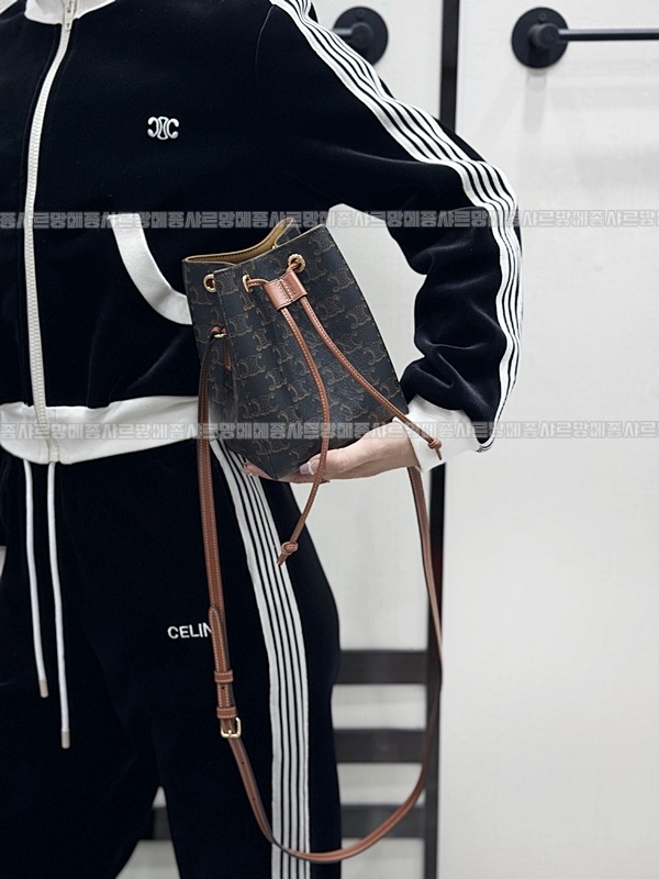 셀린느마이크로세일러트리옹프  20260310-102234-018루.jpg