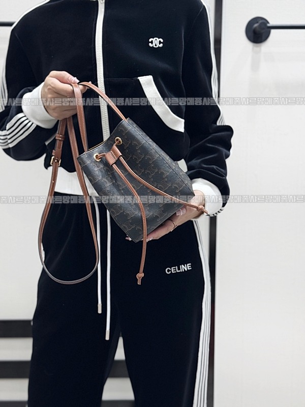 셀린느마이크로세일러트리옹프  20260310-102234-020루.jpg