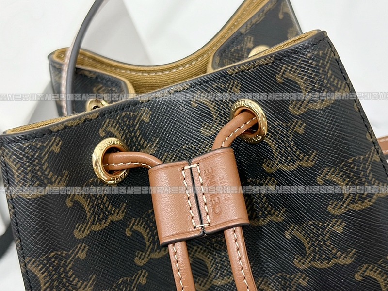 셀린느마이크로세일러트리옹프  20260310-102232-005루.jpg