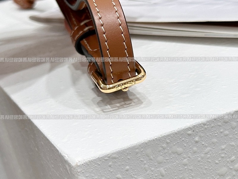 셀린느마이크로세일러트리옹프  20260310-102233-012루.jpg