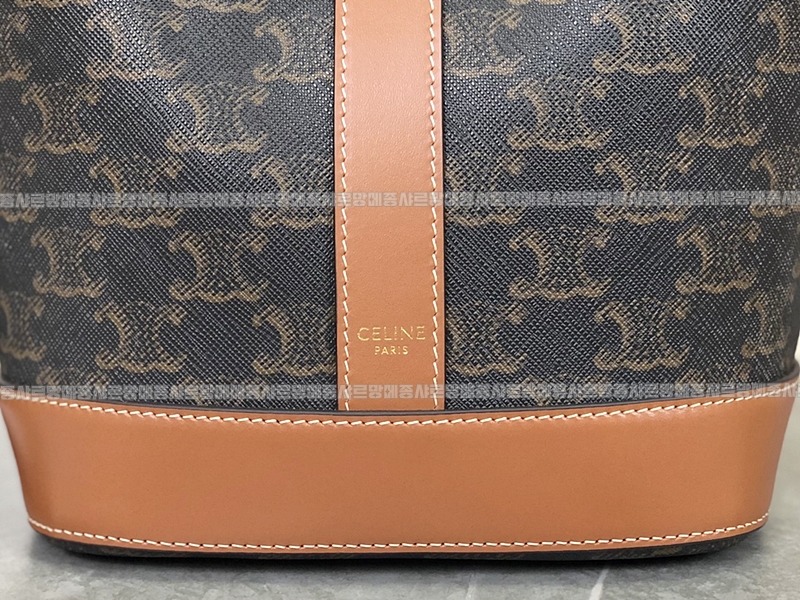 셀린느버킷트리옹프미디움  20260310-104852-014루.jpg