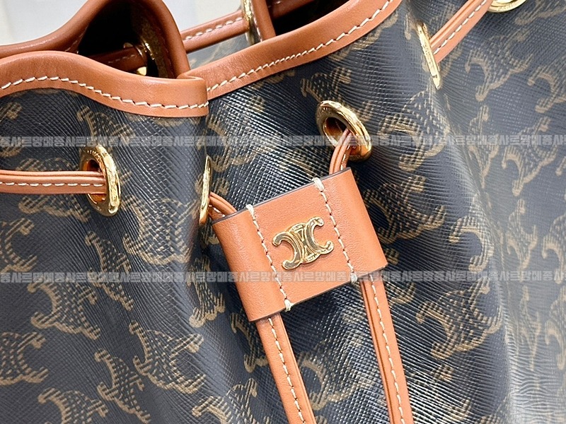 셀린느클라라트리옹프스몰  20260310-111133-010루.jpg