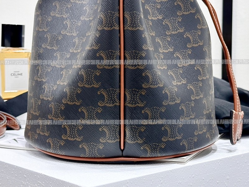 셀린느클라라트리옹프스몰  20260310-111133-014루.jpg