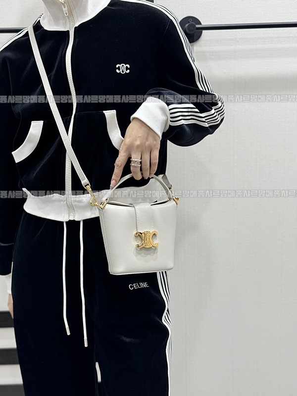 셀린느트리옹프미니버킷백  20260310-113017-017루.jpg