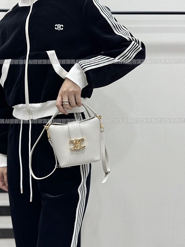 셀린느트리옹프미니버킷백  20260310-113018-019루.jpg