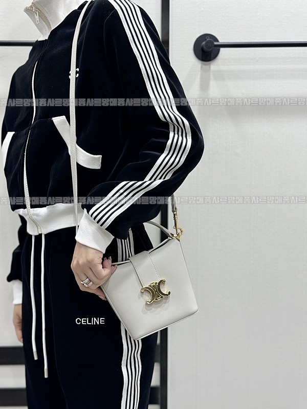 셀린느트리옹프미니버킷백  20260310-113017-018루.jpg