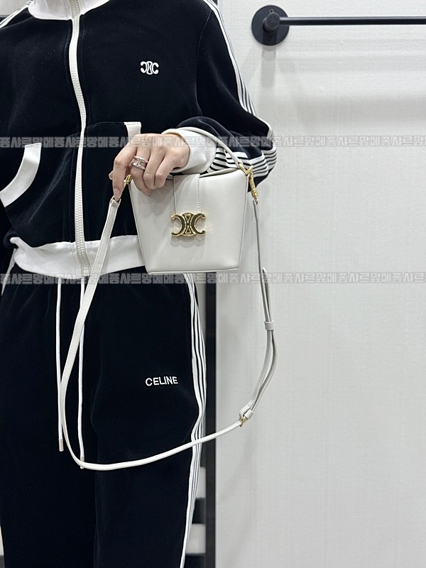 셀린느트리옹프미니버킷백  20260310-113018-021루.jpg