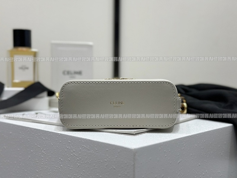 셀린느트리옹프미니버킷백  20260310-113016-009루.jpg