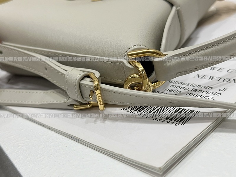 셀린느트리옹프미니버킷백  20260310-113016-012루.jpg