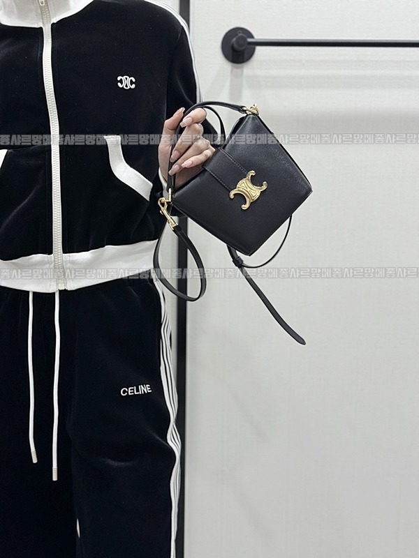 셀린느트리옹프미니버킷백  20260310-113333-019루.jpg