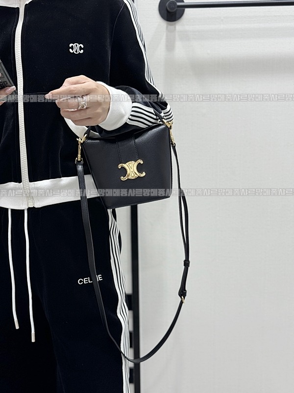 셀린느트리옹프미니버킷백  20260310-113333-020루.jpg