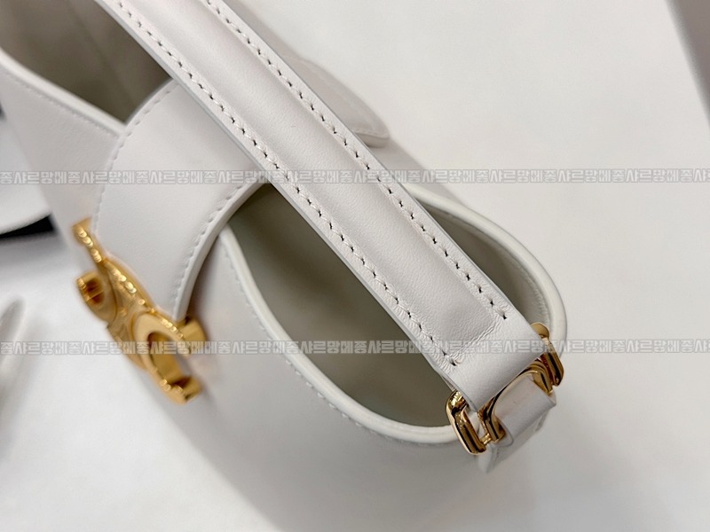 셀린느루이즈백스몰 20260310-130617-012루.jpg