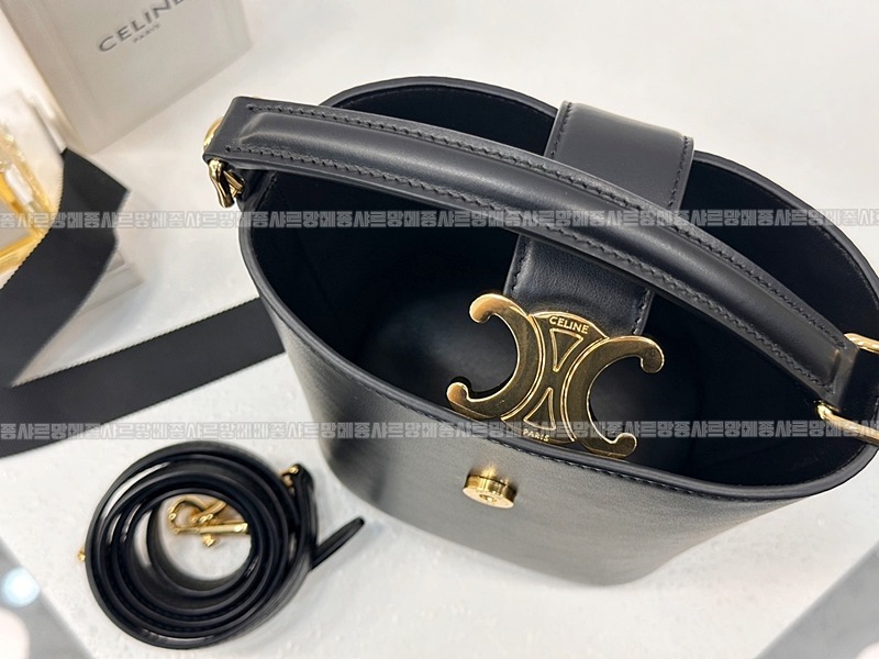 셀린느루이즈백스몰 20260310-131152-005루.jpg