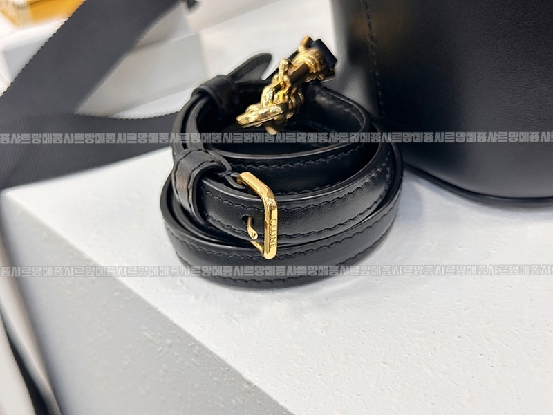 셀린느루이즈백스몰 20260310-131152-007루.jpg