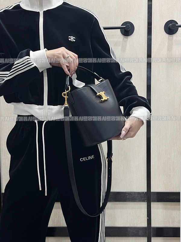 셀린느루이즈백스몰      20260310-134953-020루.jpg