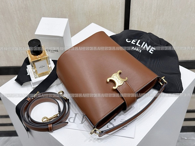 셀린느루이즈백스몰      20260310-135232-004루.jpg