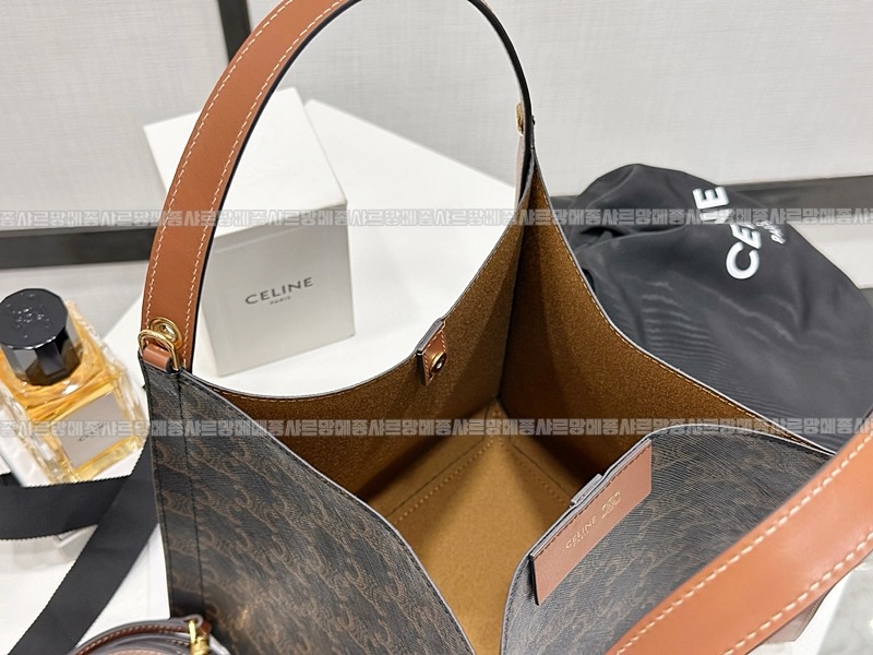 셀린느큐브백스몰      20260310-135859-007루.jpg