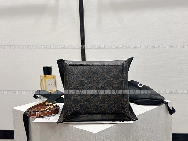 셀린느큐브백스몰      20260310-135900-009루.jpg