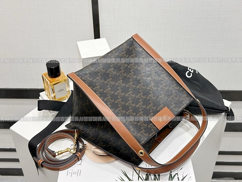 셀린느큐브백스몰      20260310-135900-012루.jpg