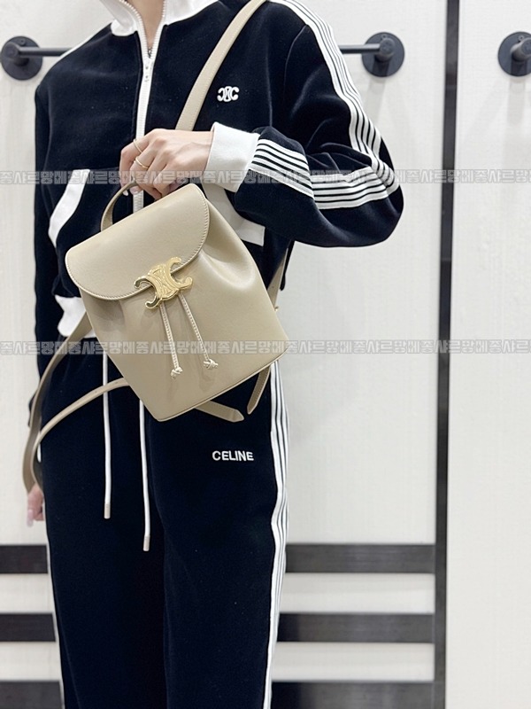 셀린느보니백팩      20260310-151321-017루.jpg