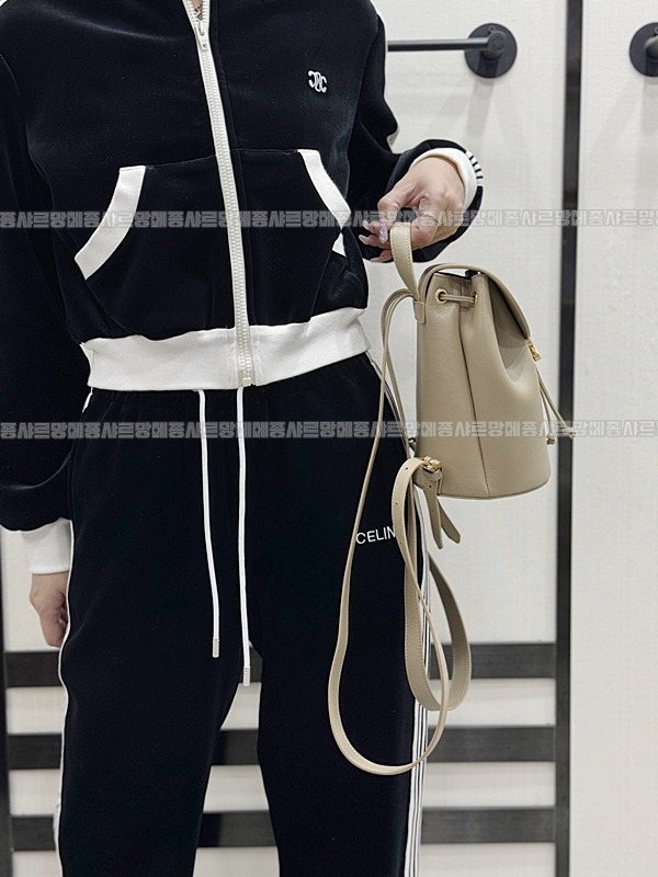 셀린느보니백팩      20260310-151322-020루.jpg