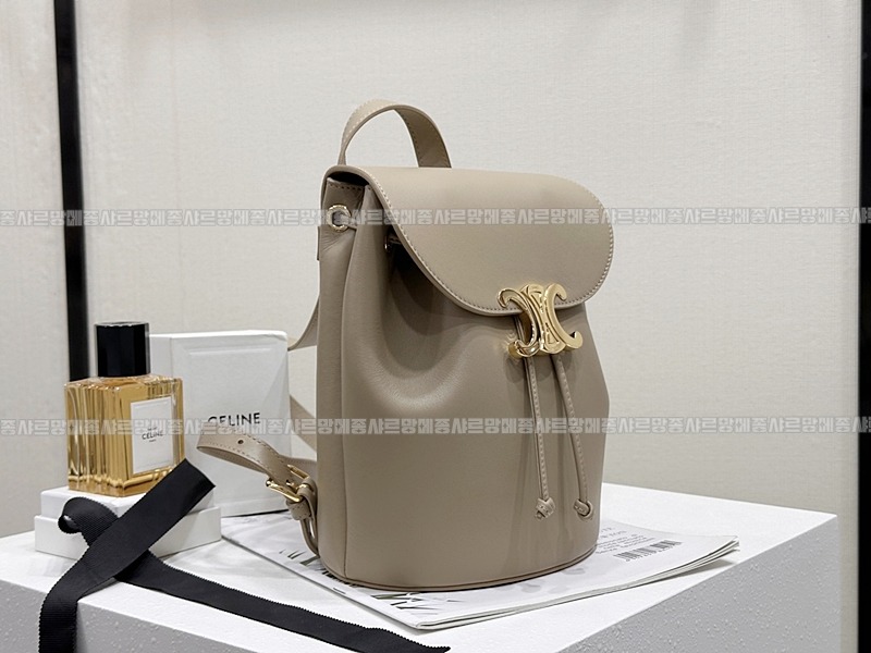 셀린느보니백팩      20260310-151320-002루.jpg