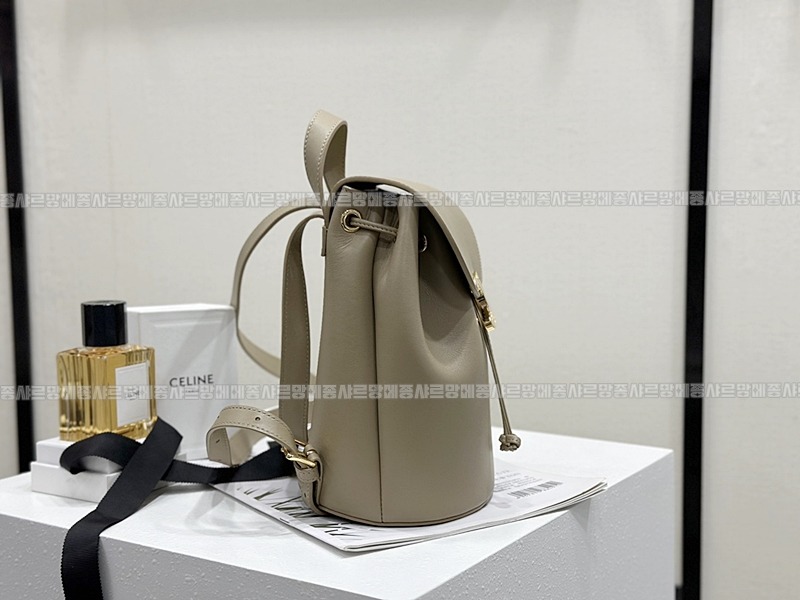 셀린느보니백팩      20260310-151320-004루.jpg