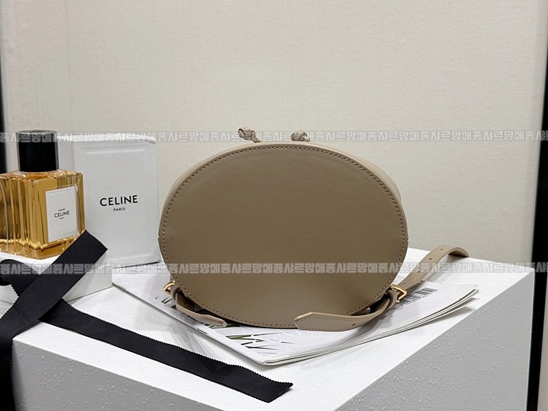 셀린느보니백팩      20260310-151320-006루.jpg