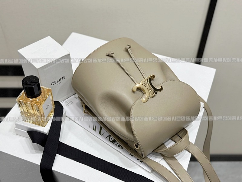 셀린느보니백팩      20260310-151320-007루.jpg