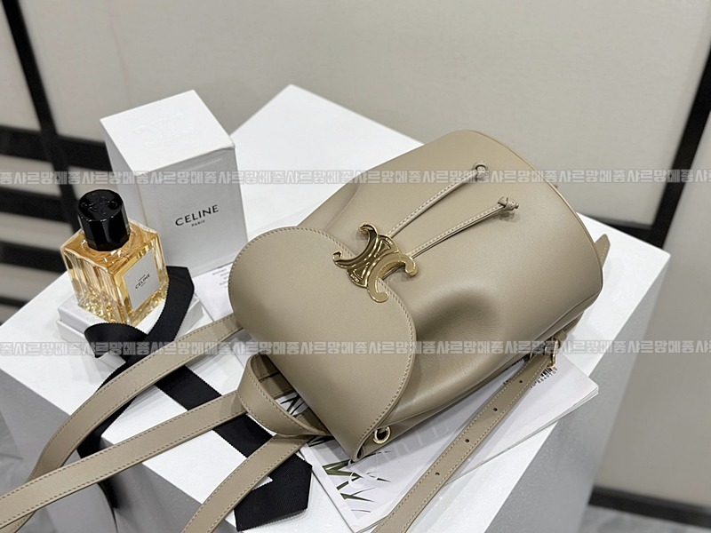 셀린느보니백팩      20260310-151321-013루.jpg