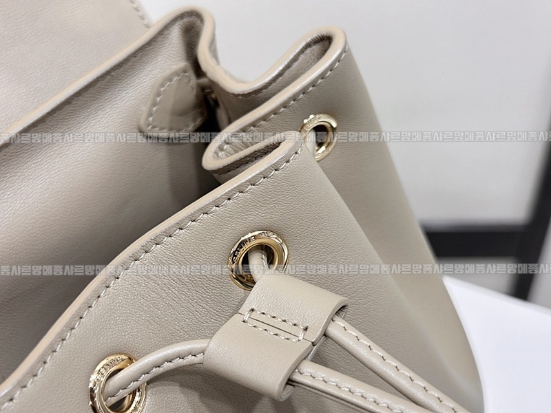 셀린느보니백팩      20260310-151321-012루.jpg