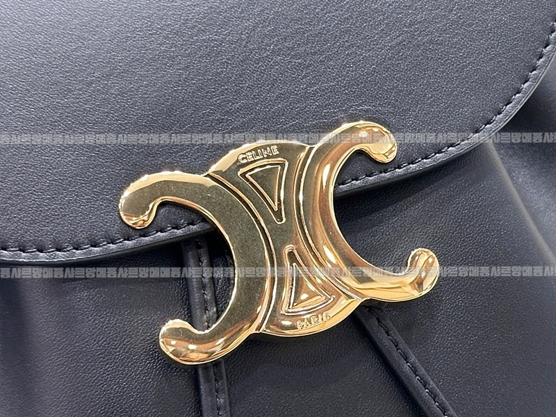 셀린느보니백팩      20260310-152035-009루.jpg