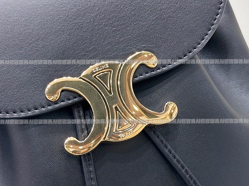 셀린느보니백팩      20260310-152035-010루.jpg