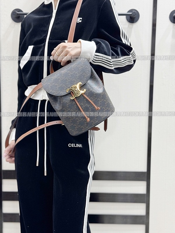 셀린느보니백팩      20260310-152443-018루.jpg