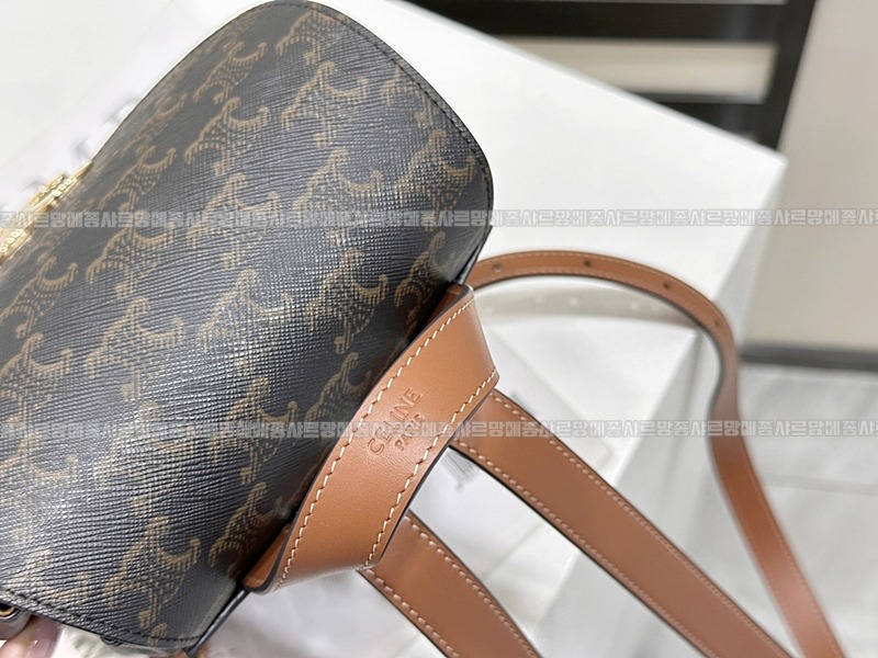 셀린느보니백팩      20260310-152441-007루.jpg